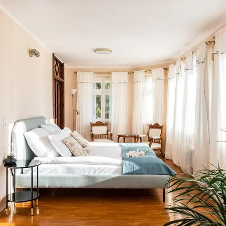 Unikatowa Rezydencja Z Parkiem Villa