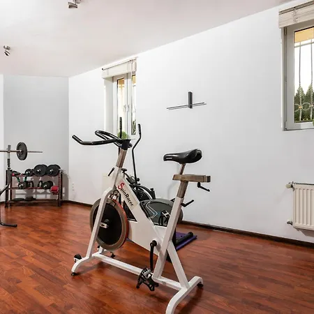 Unikatowa Rezydencja Z Parkiem Villa Tenczynek